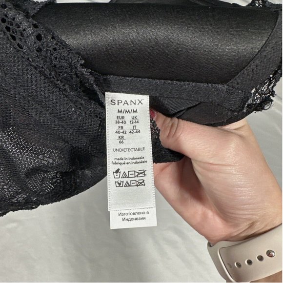 NWT $48 Spanx [ Medium ] Undie-Tectable Bandeau Lace‎ Bra Nude Black - Picture 9 of 10